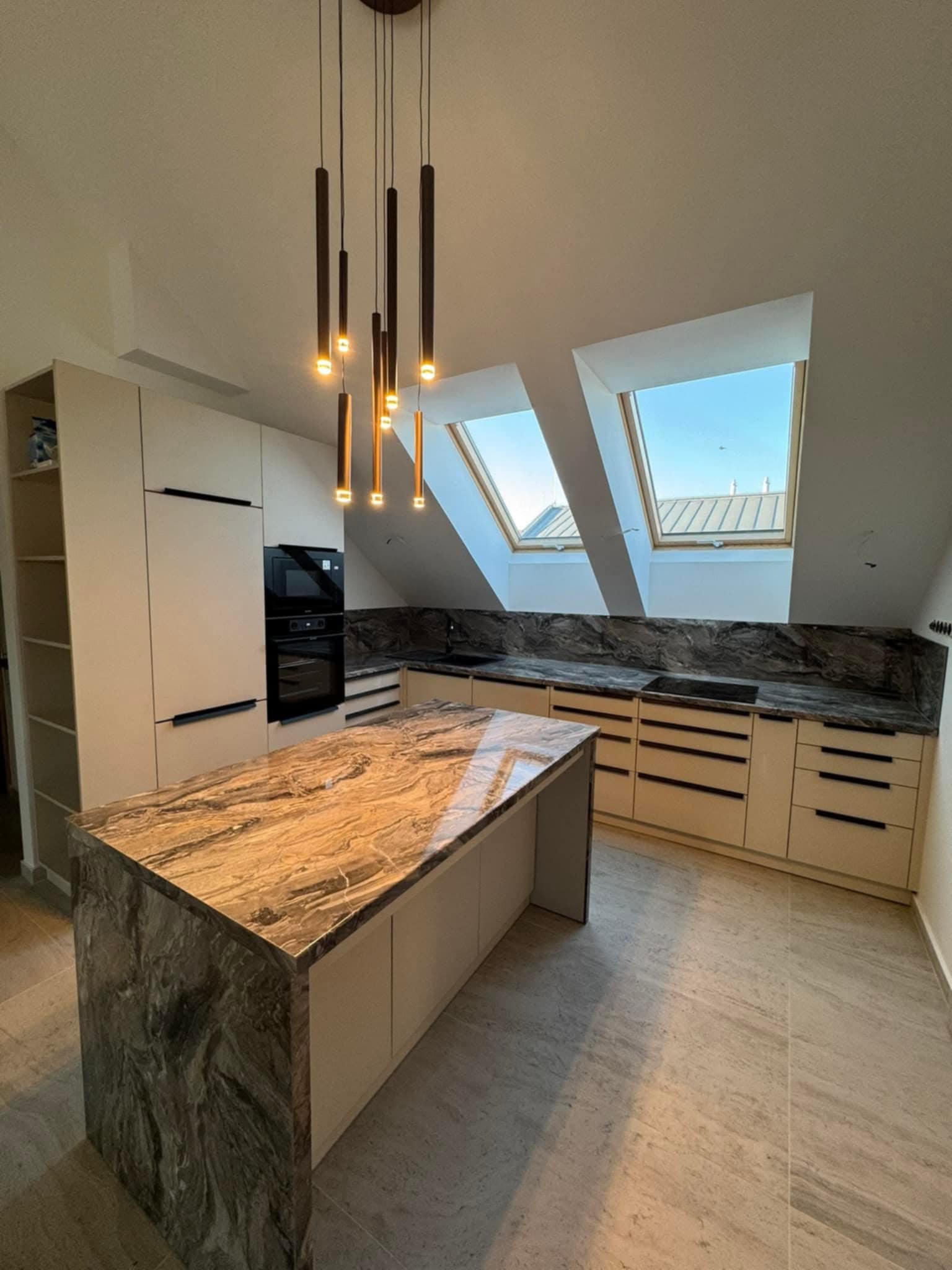 6c88f5b4-9048-4607-adfd-dd8d79c25279